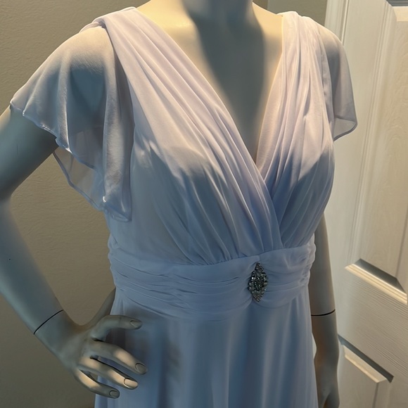 NWT White Chiffon Dress Cocktail XL. Vneck - Picture 4 of 7